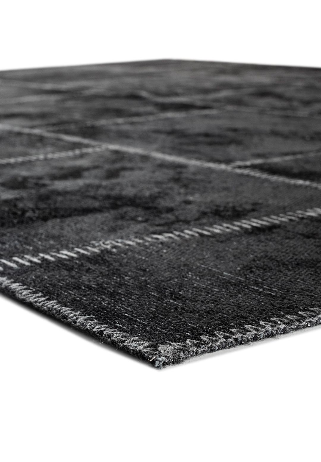 PATCH BLACK RUG