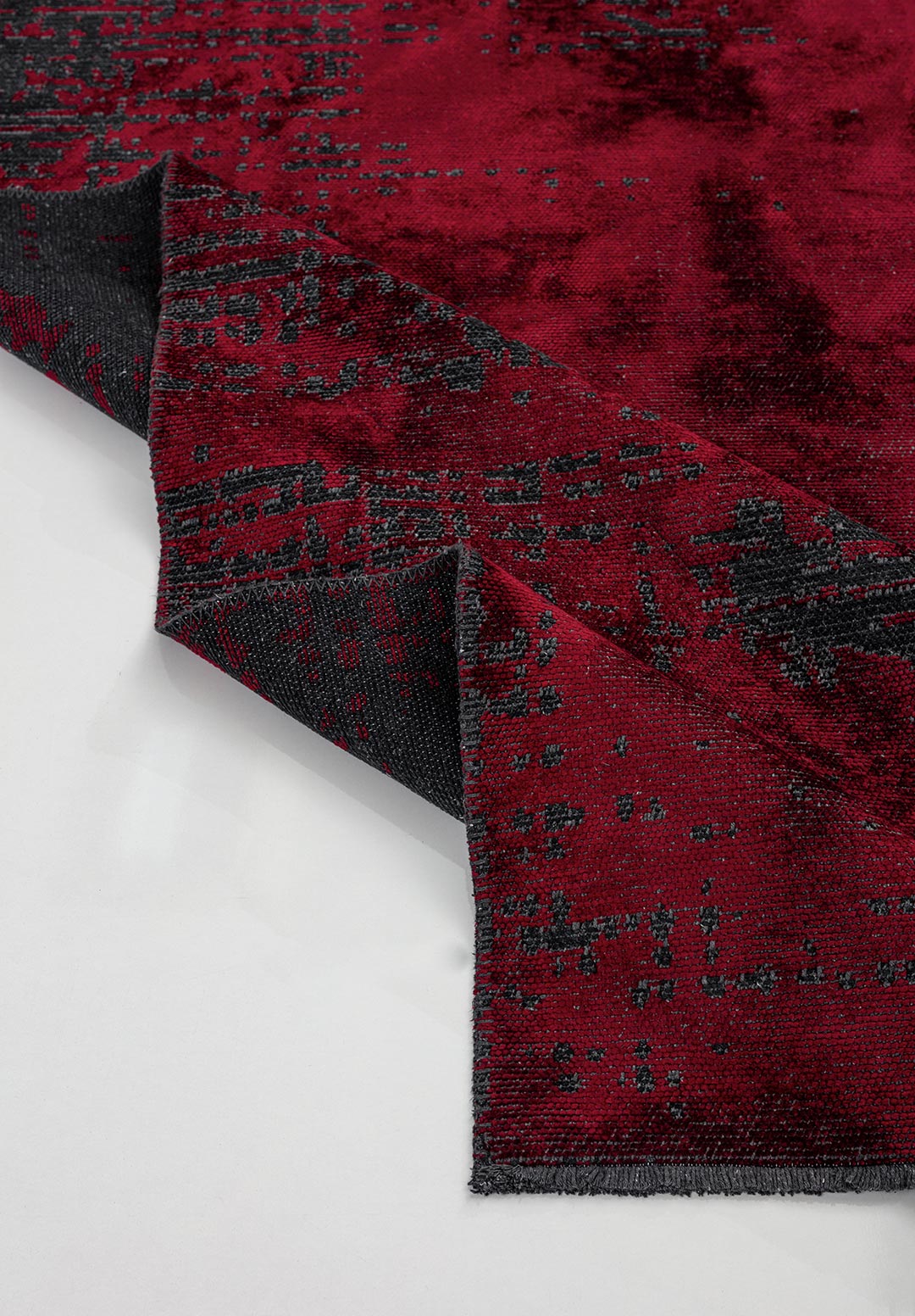 SPACE RED - MATTE BLACK RUG