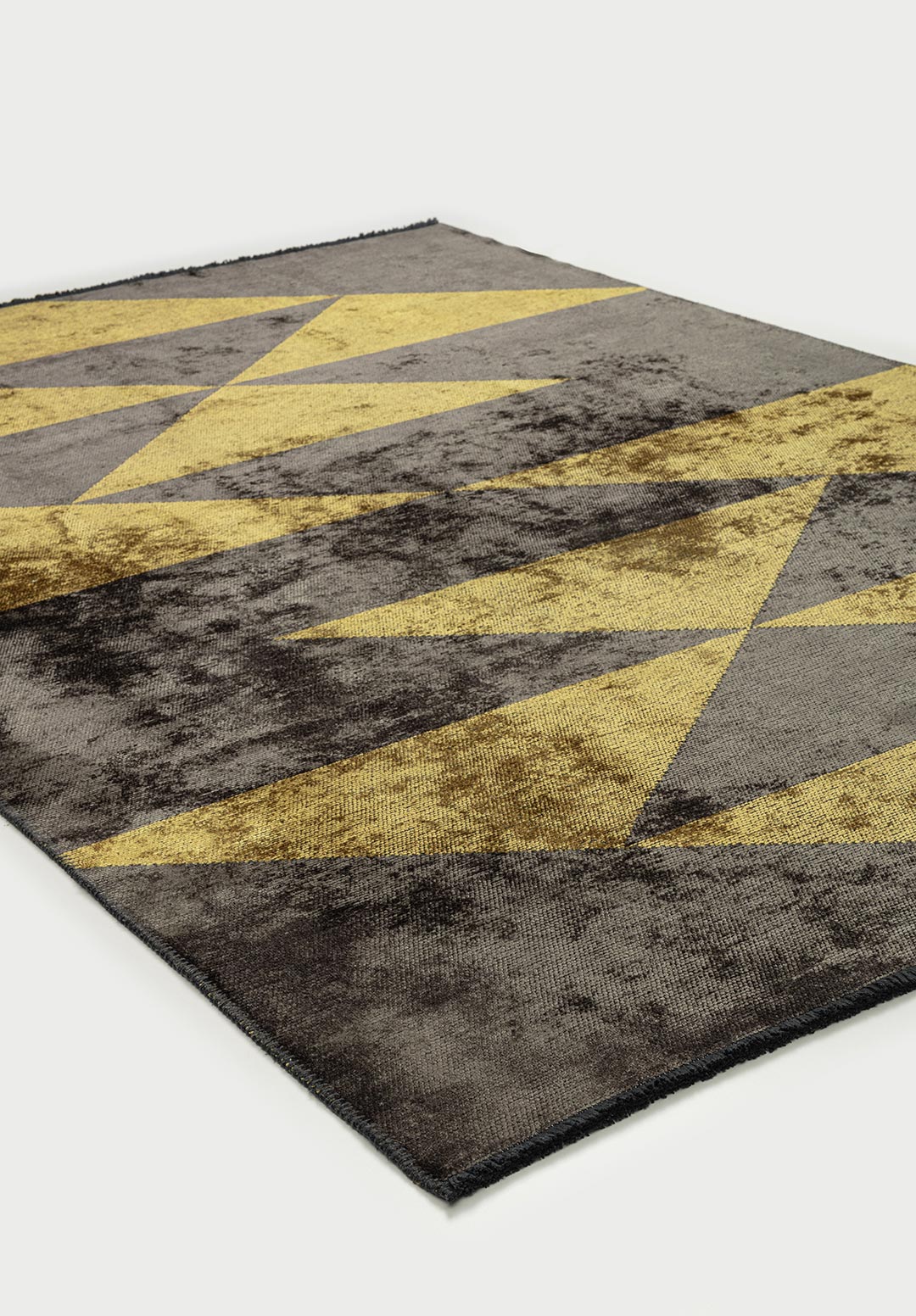 SYMMETRY ANTHRACITE - GOLD RUG