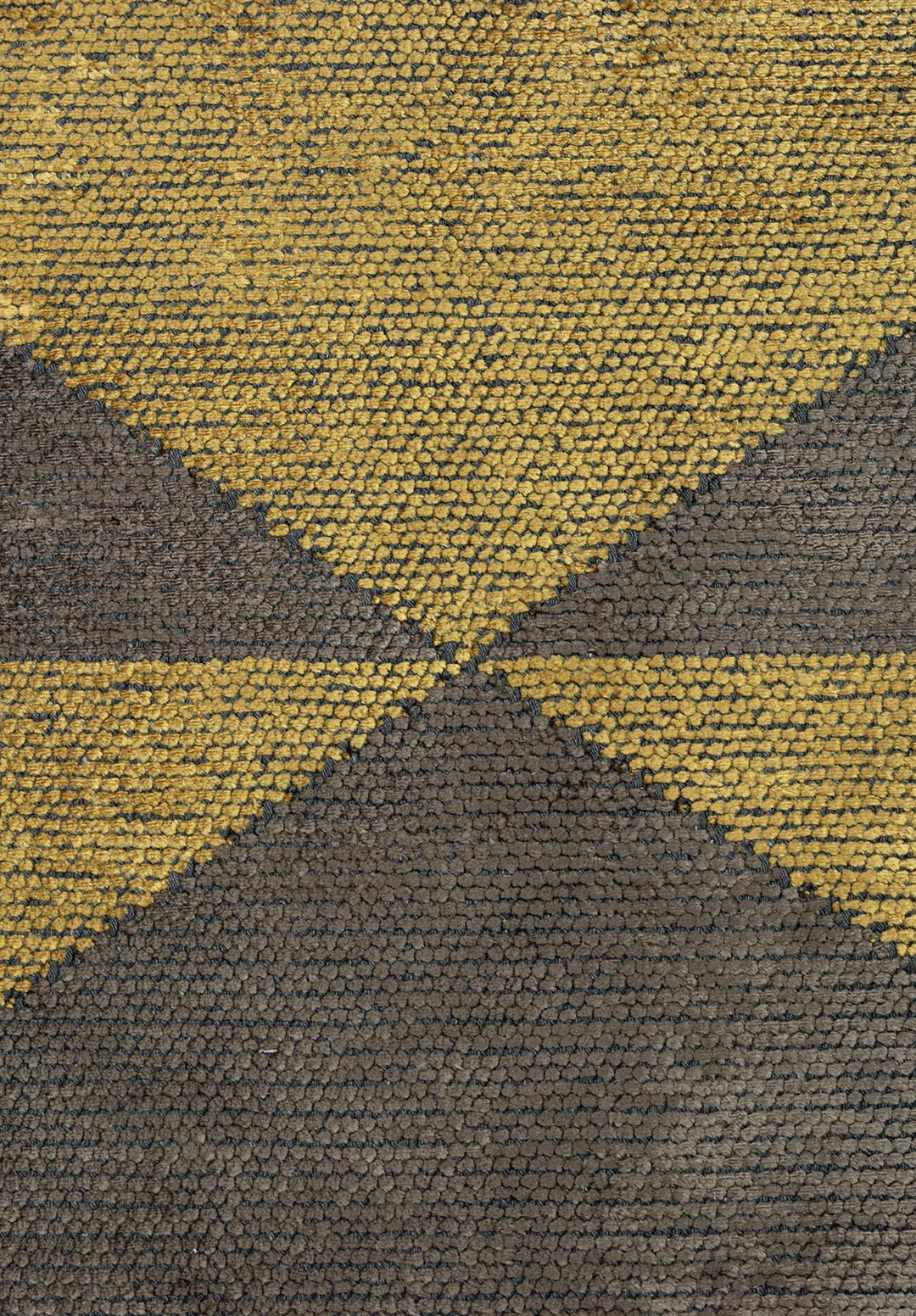 SYMMETRY ANTHRACITE - GOLD RUG